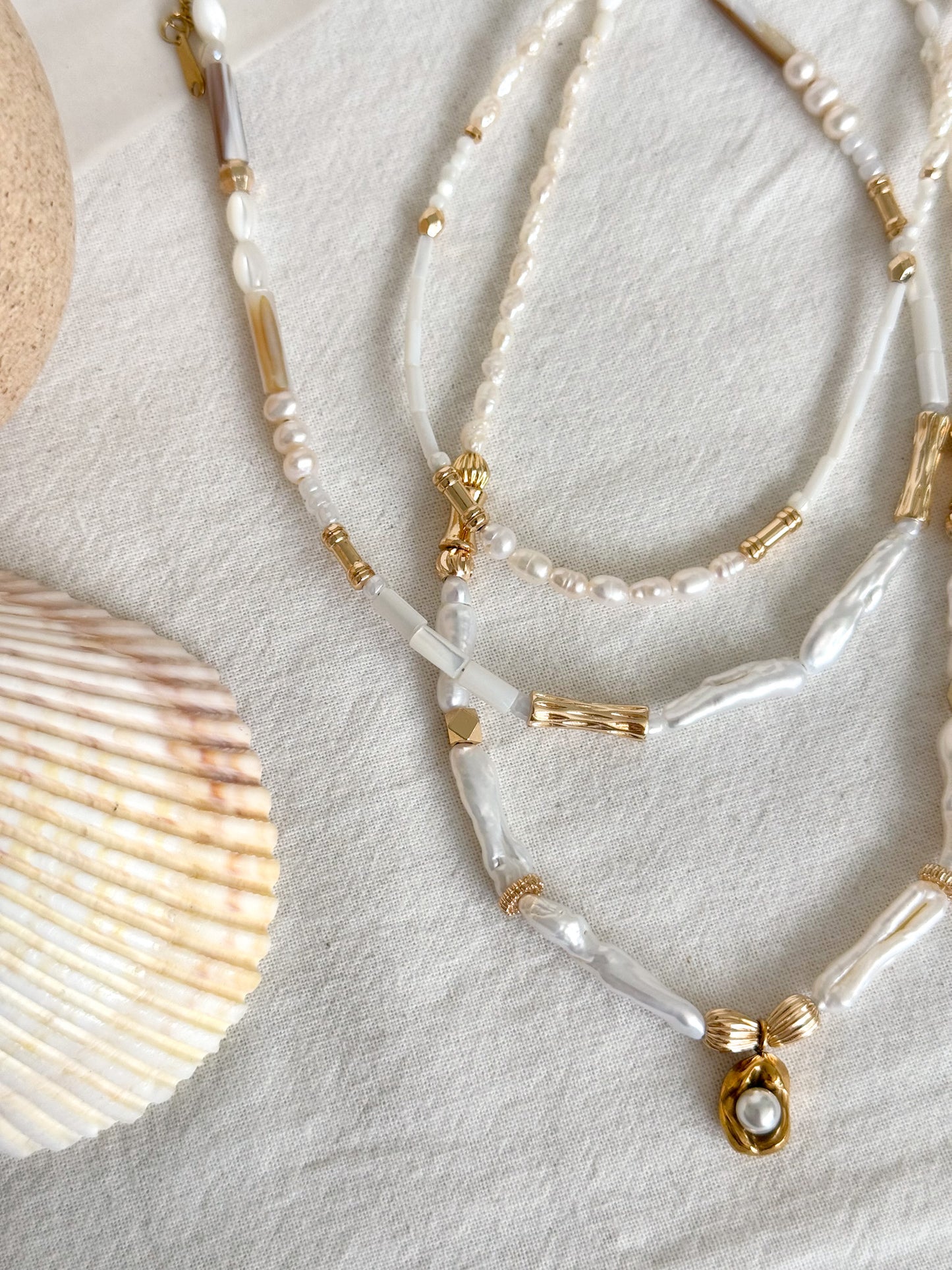 Elara Pearl Necklace (comes in Gold & Silver)