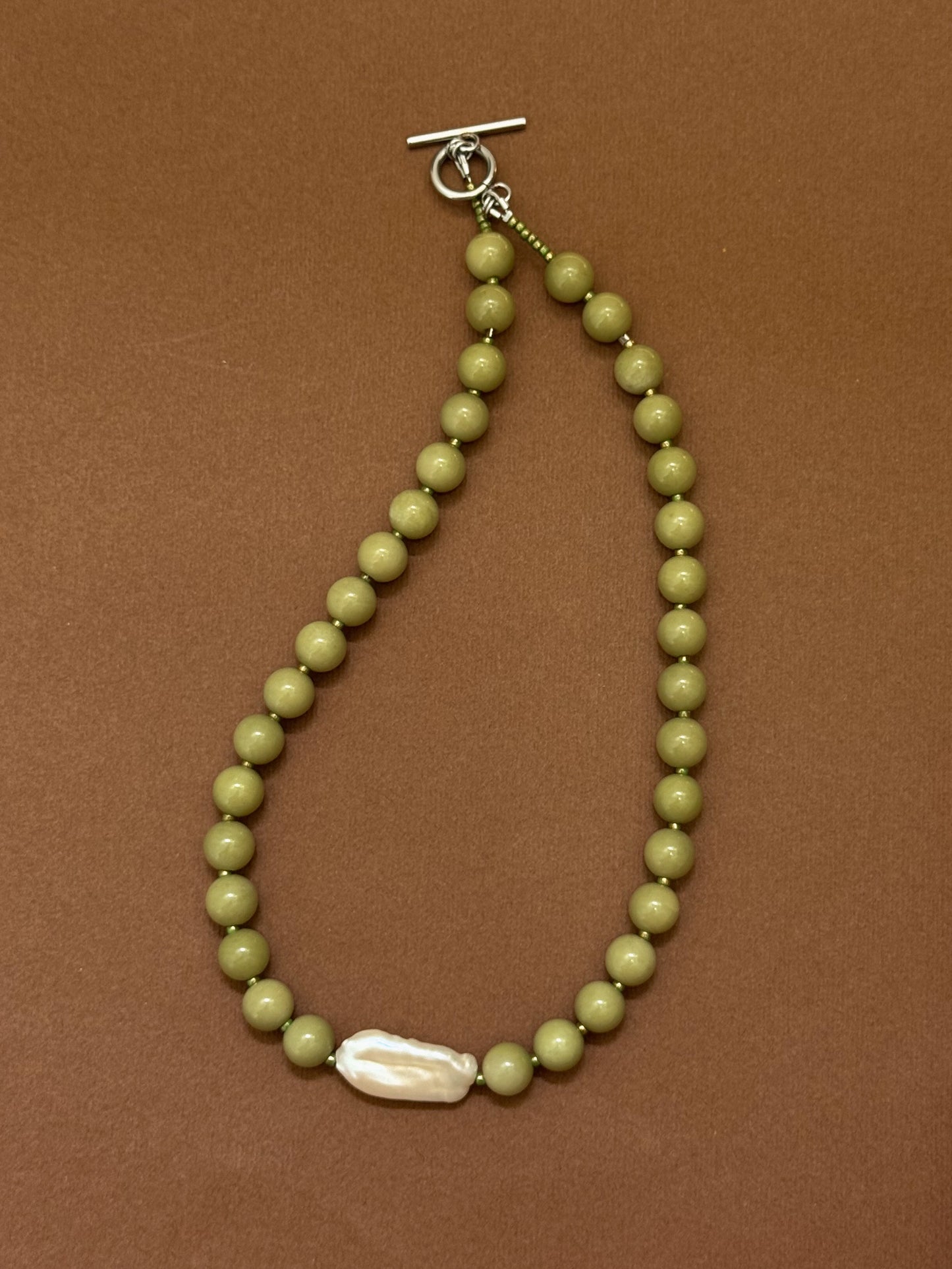 Miya Necklace - Avocado alashan