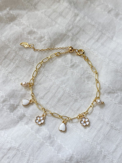 Petals & Charms bracelet (4 styles)
