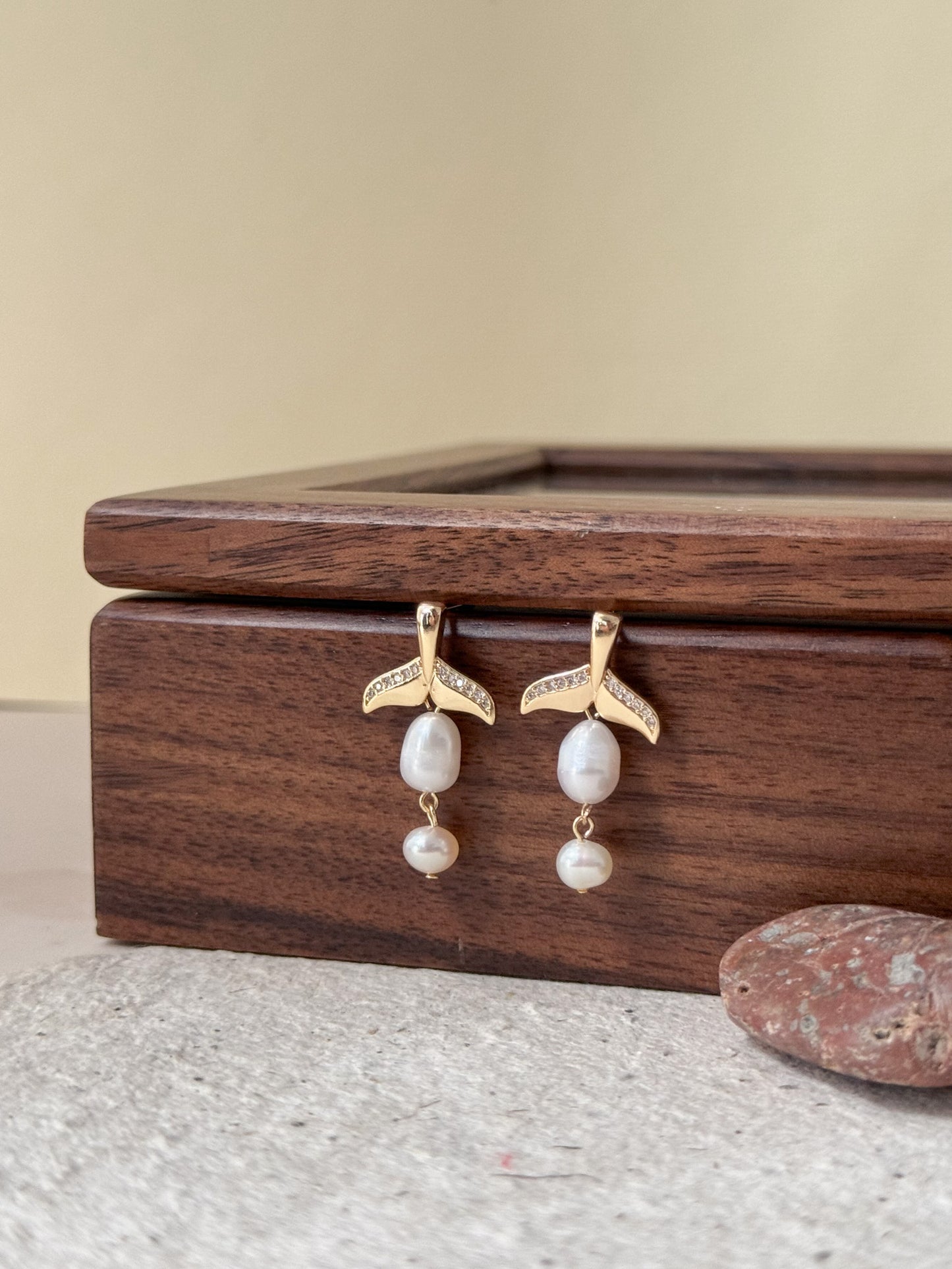 Shellwish pearl earrings (3 styles)