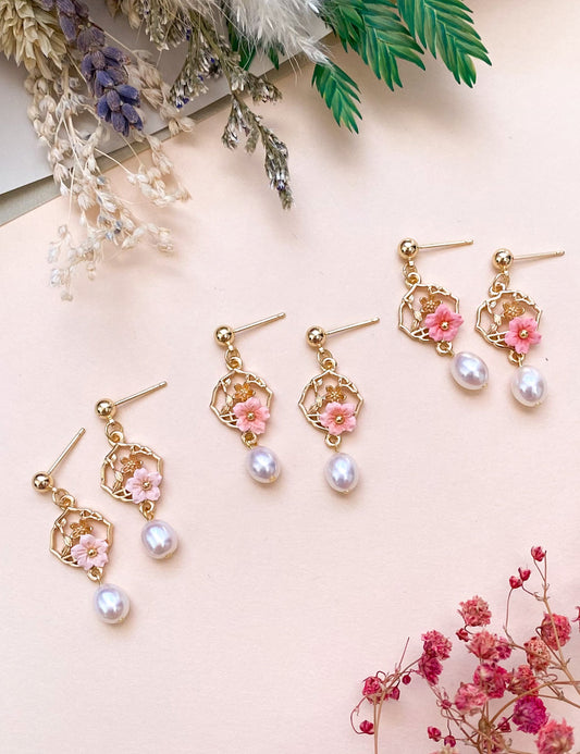 Mei - Oriental Window Earrings