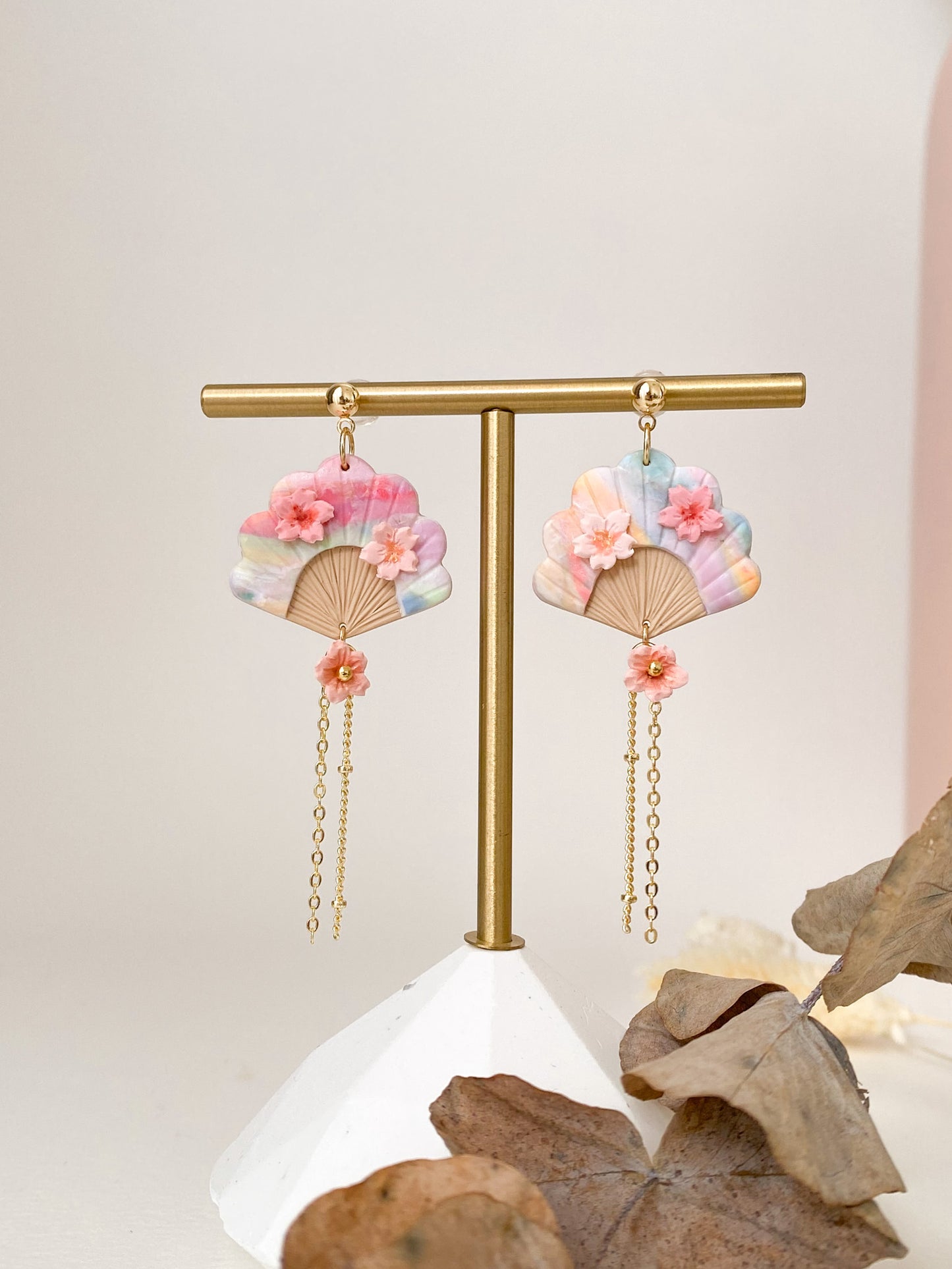 Hana Fan Gold Chain Earrings