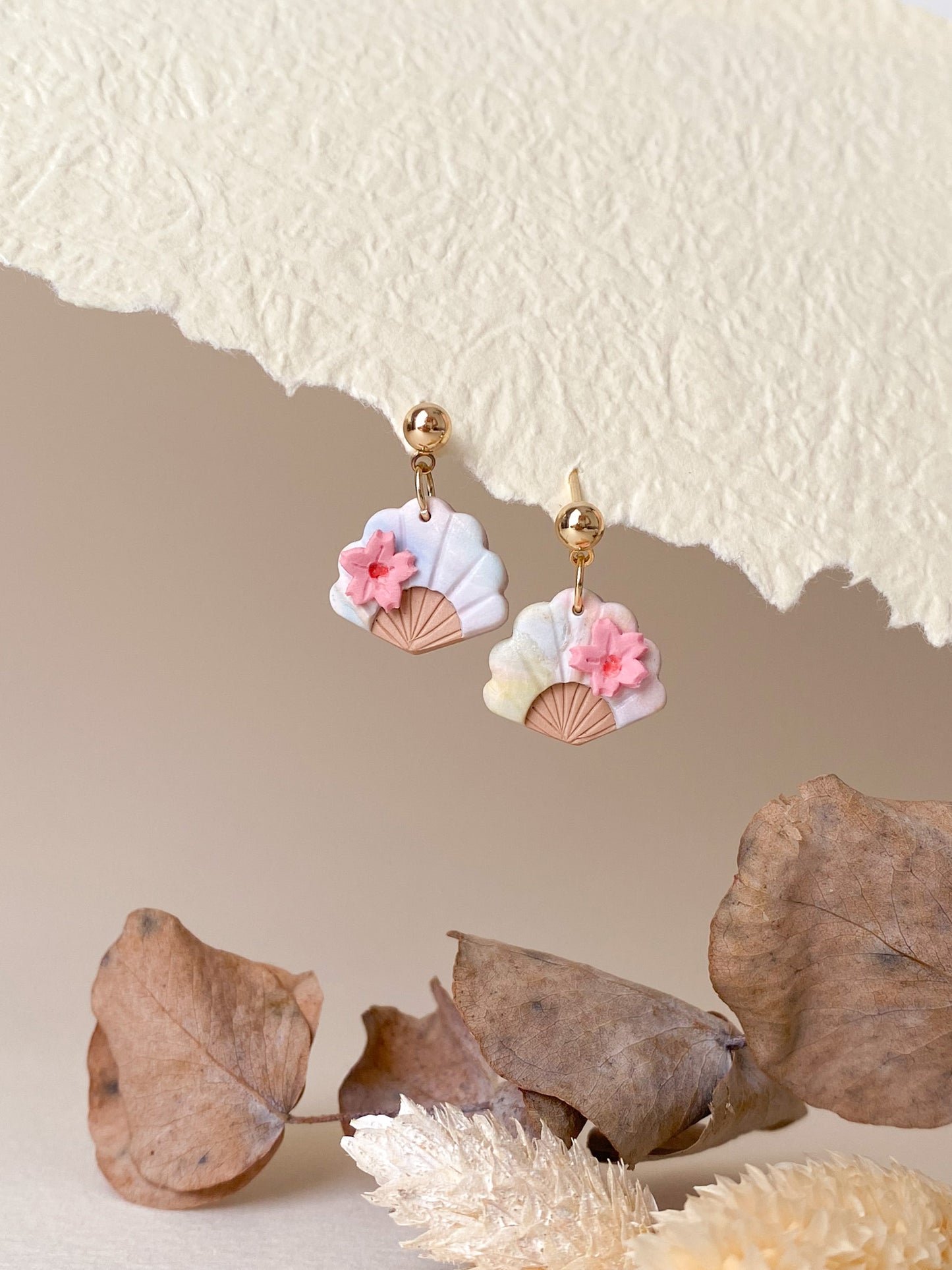 Akari - Mini Fan Earrings